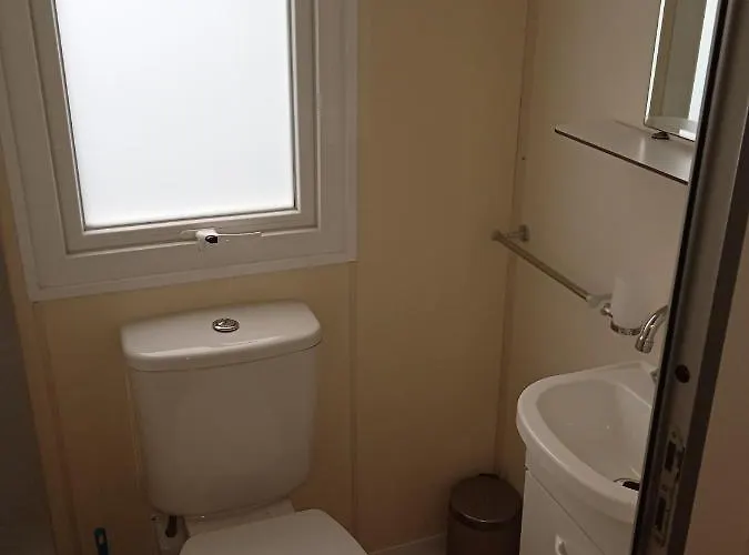 Mobile - Including Airco - River- 328 אתר קמפינג *