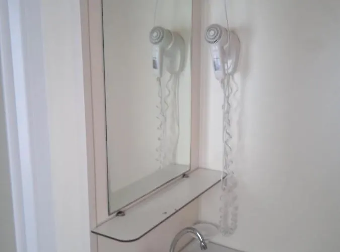 אתר קמפינג Mobile - Including Airco - River- 328 אמליה